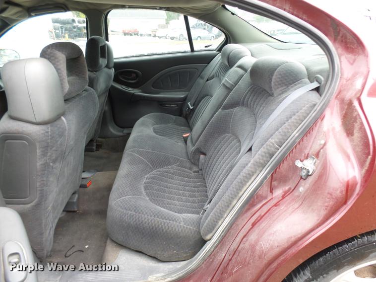 image for item L7129 2000 Pontiac Bonneville