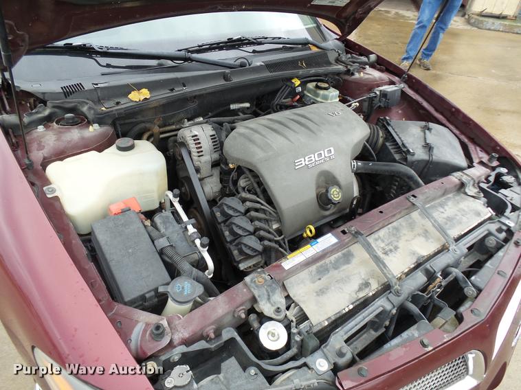 image for item L7129 2000 Pontiac Bonneville