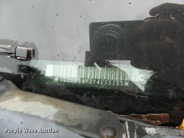 image for item L7129 2000 Pontiac Bonneville