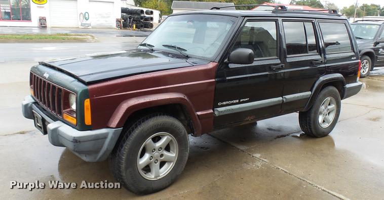 image for item L7130 2000 Jeep Cherokee Sport SUV