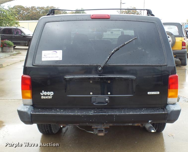 image for item L7130 2000 Jeep Cherokee Sport SUV