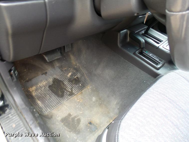 image for item L7130 2000 Jeep Cherokee Sport SUV