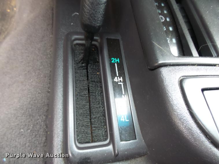 image for item L7130 2000 Jeep Cherokee Sport SUV