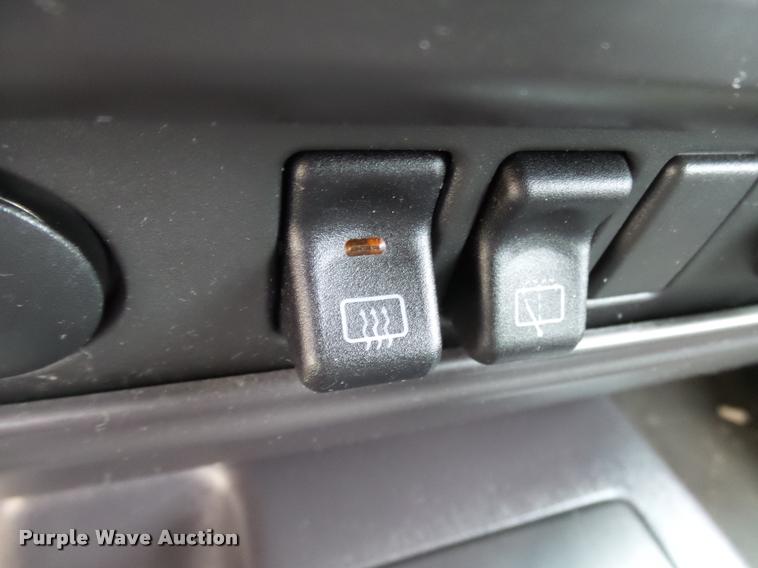 image for item L7130 2000 Jeep Cherokee Sport SUV