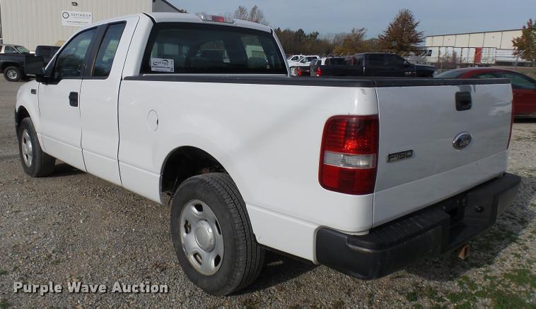 image for item L7135 2007 Ford F150 XL SuperCab pickup truck