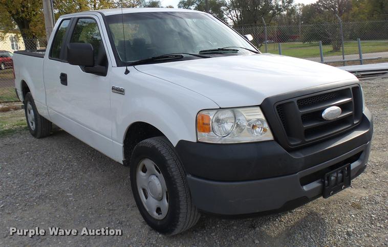 image for item L7135 2007 Ford F150 XL SuperCab pickup truck