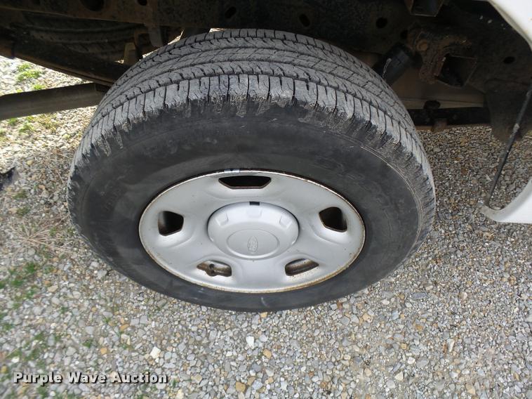 image for item L7135 2007 Ford F150 XL SuperCab pickup truck