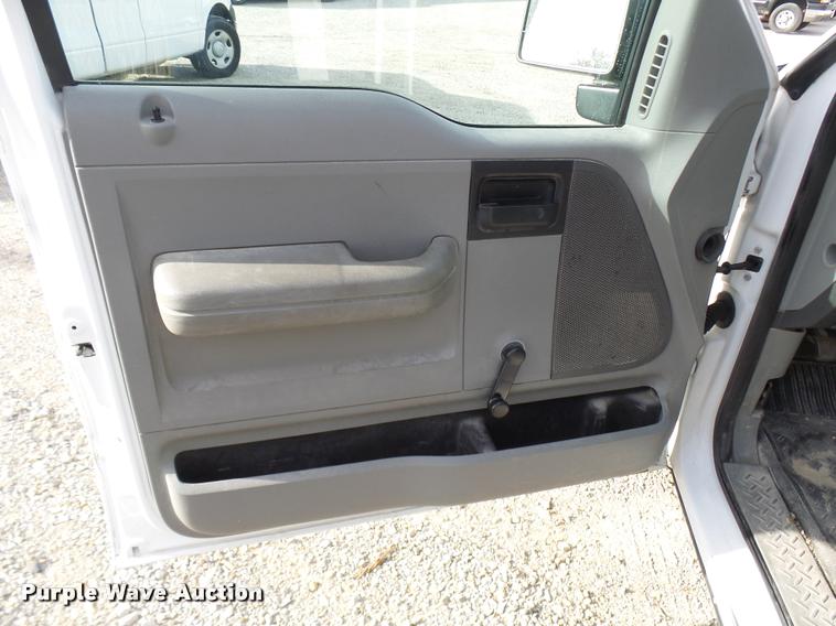 image for item L7135 2007 Ford F150 XL SuperCab pickup truck