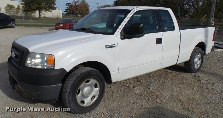 image for item L7136 2006 Ford F150 XL SuperCab pickup truck