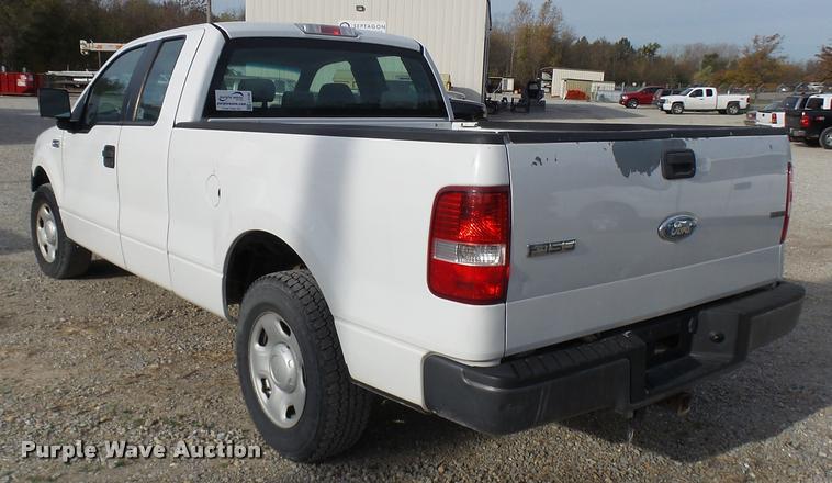 image for item L7136 2006 Ford F150 XL SuperCab pickup truck