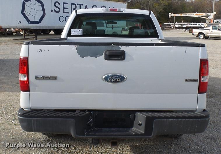 image for item L7136 2006 Ford F150 XL SuperCab pickup truck