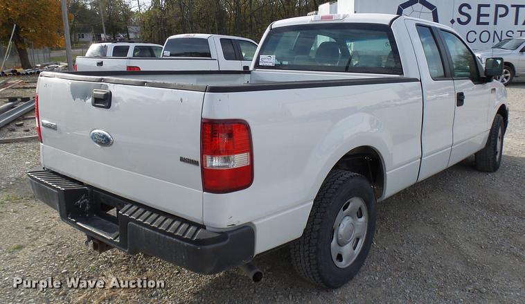 image for item L7136 2006 Ford F150 XL SuperCab pickup truck