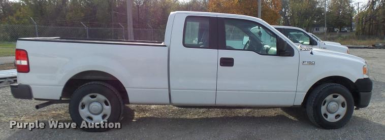 image for item L7136 2006 Ford F150 XL SuperCab pickup truck