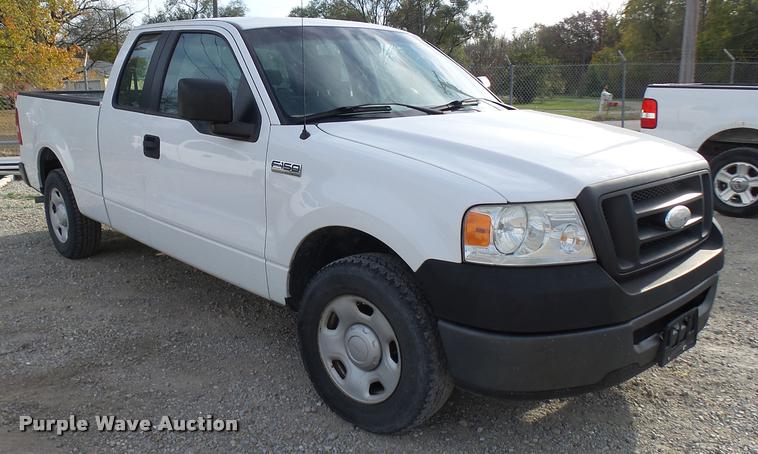 image for item L7136 2006 Ford F150 XL SuperCab pickup truck