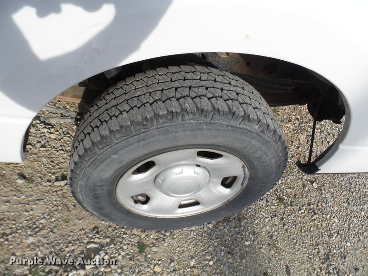 image for item L7136 2006 Ford F150 XL SuperCab pickup truck