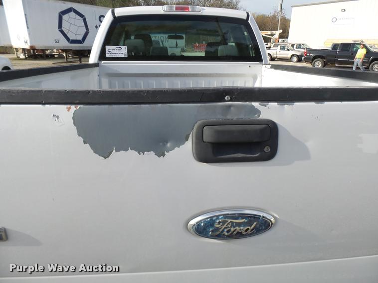 image for item L7136 2006 Ford F150 XL SuperCab pickup truck