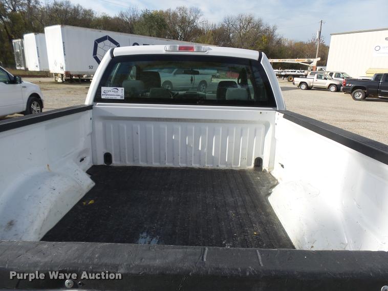 image for item L7136 2006 Ford F150 XL SuperCab pickup truck