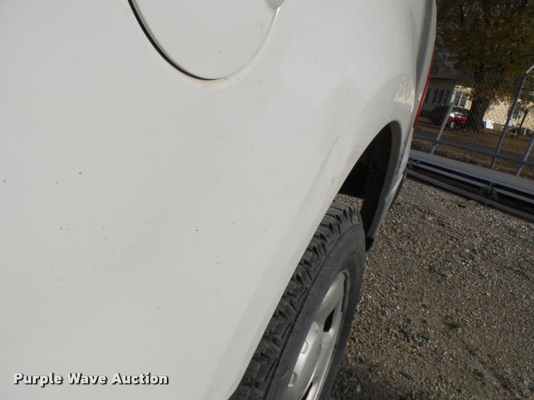 image for item L7136 2006 Ford F150 XL SuperCab pickup truck