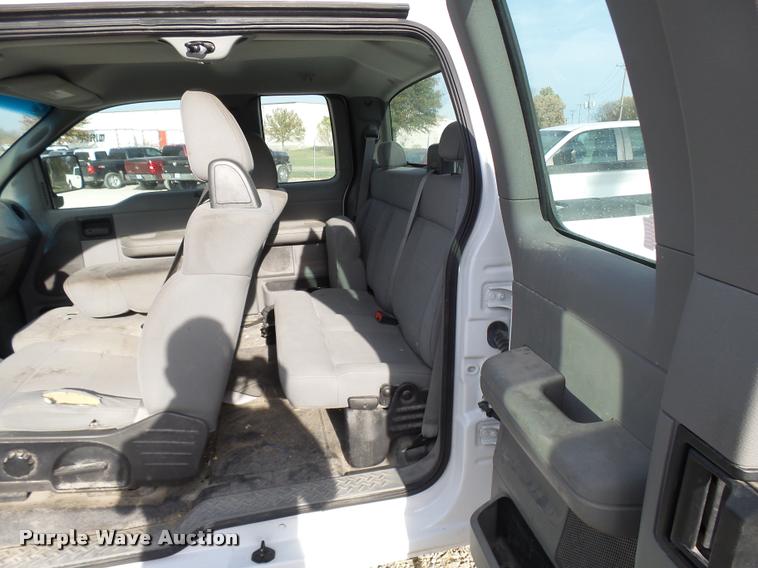 image for item L7136 2006 Ford F150 XL SuperCab pickup truck