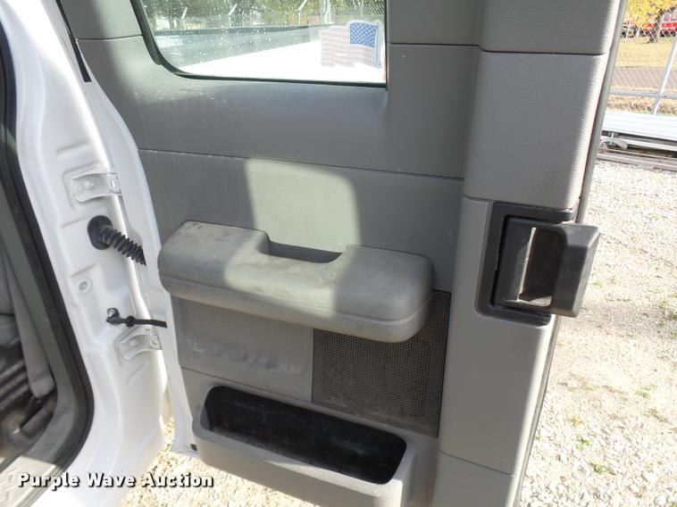 image for item L7136 2006 Ford F150 XL SuperCab pickup truck