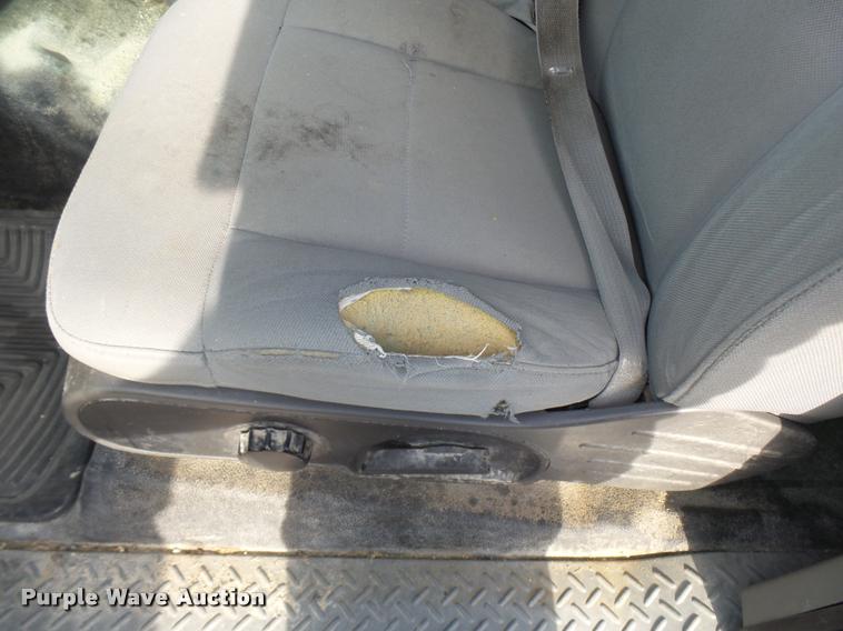 image for item L7136 2006 Ford F150 XL SuperCab pickup truck