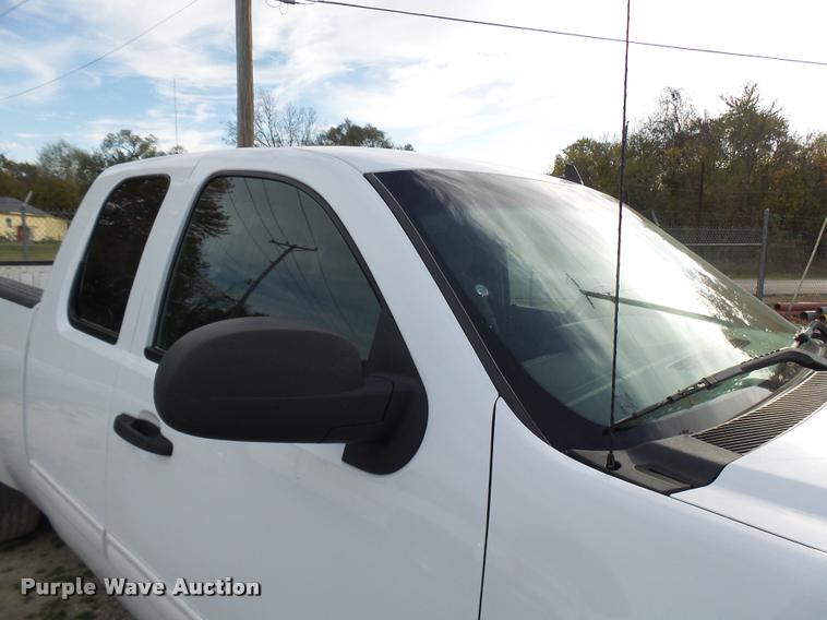 image for item L7138 2007 GMC Sierra 1500 SLE Ext. Cab pickup truck