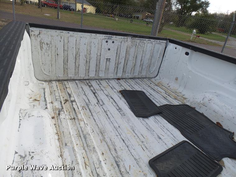 image for item L7138 2007 GMC Sierra 1500 SLE Ext. Cab pickup truck