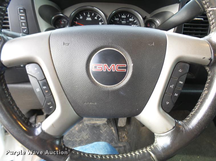 image for item L7138 2007 GMC Sierra 1500 SLE Ext. Cab pickup truck