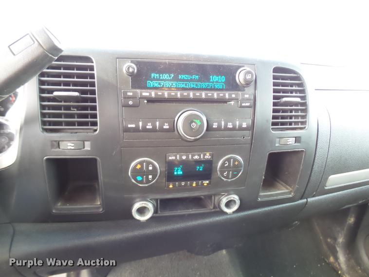 image for item L7138 2007 GMC Sierra 1500 SLE Ext. Cab pickup truck