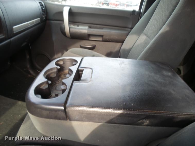 image for item L7138 2007 GMC Sierra 1500 SLE Ext. Cab pickup truck