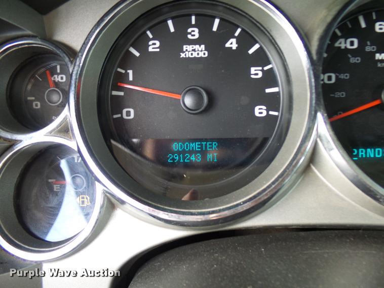 image for item L7138 2007 GMC Sierra 1500 SLE Ext. Cab pickup truck