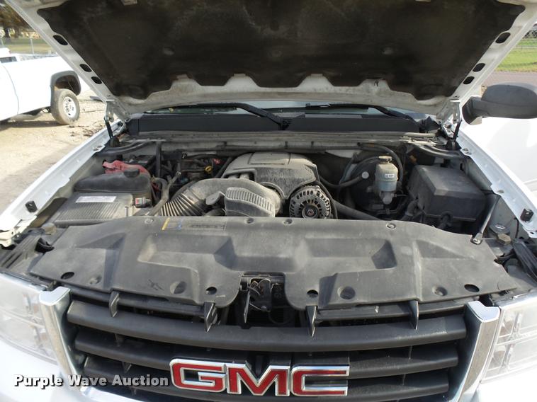 image for item L7138 2007 GMC Sierra 1500 SLE Ext. Cab pickup truck