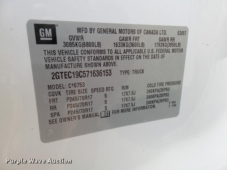 image for item L7138 2007 GMC Sierra 1500 SLE Ext. Cab pickup truck