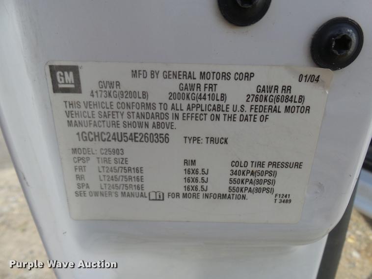 image for item L7141 2004 Chevrolet Silverado 2500HD pickup truck