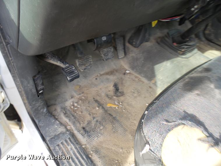 image for item L7145 2005 Chevrolet Silverado 2500HD pickup truck