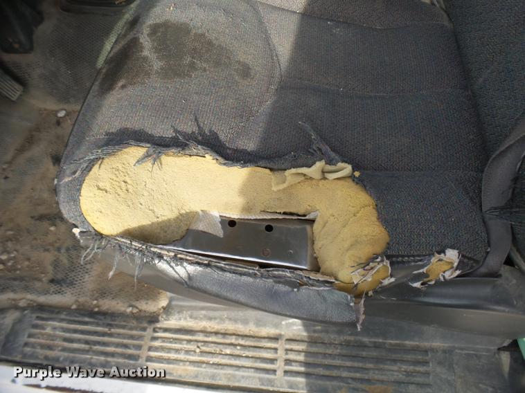 image for item L7145 2005 Chevrolet Silverado 2500HD pickup truck