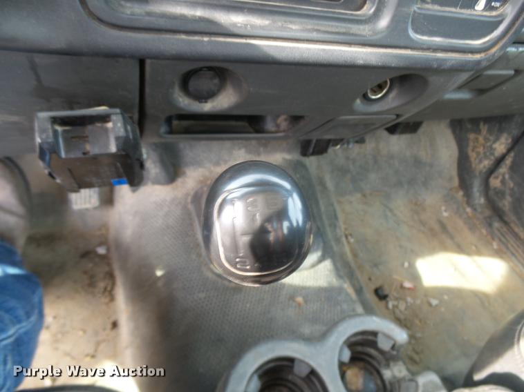 image for item L7145 2005 Chevrolet Silverado 2500HD pickup truck