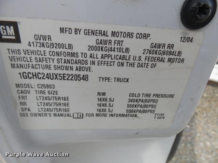 image for item L7145 2005 Chevrolet Silverado 2500HD pickup truck