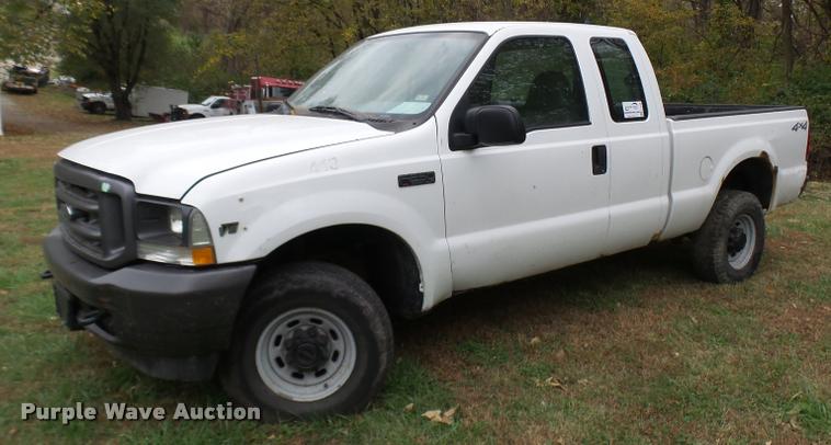 image for item L7148 2002 Ford F250 Super Duty SuperCab pickup truck