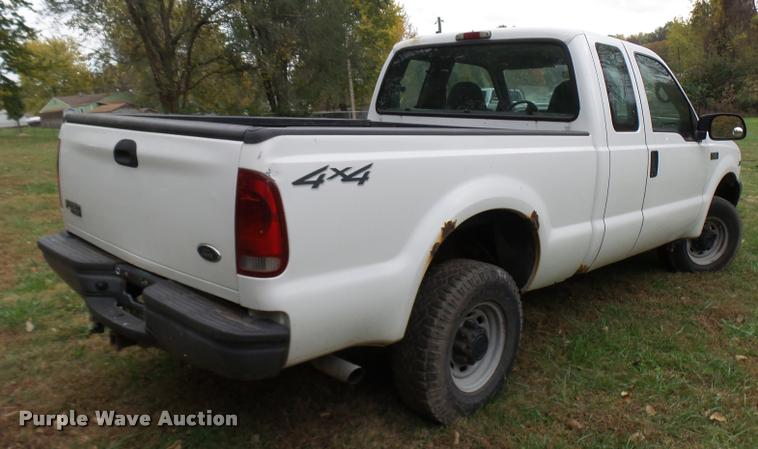 image for item L7148 2002 Ford F250 Super Duty SuperCab pickup truck