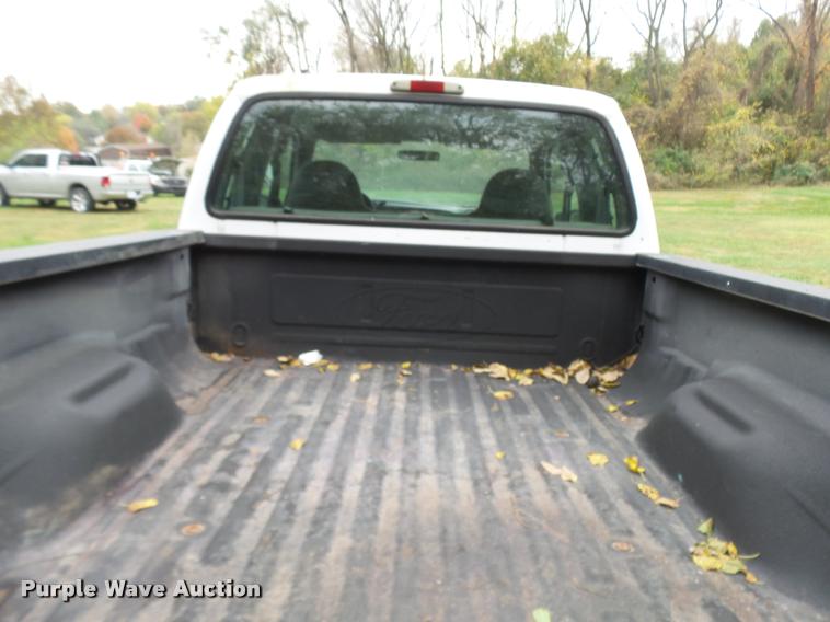 image for item L7148 2002 Ford F250 Super Duty SuperCab pickup truck