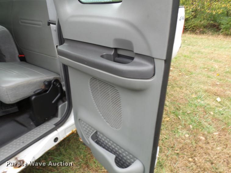 image for item L7148 2002 Ford F250 Super Duty SuperCab pickup truck