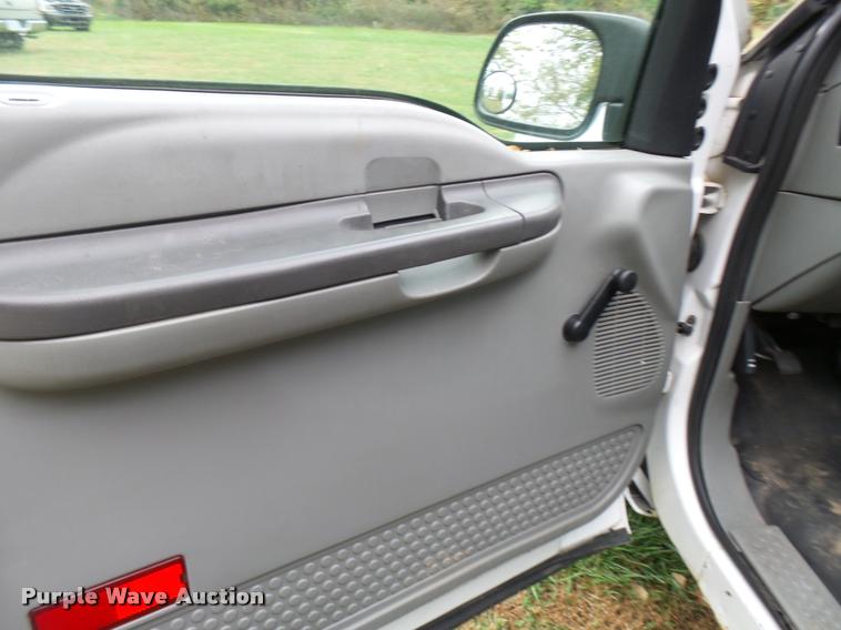 image for item L7148 2002 Ford F250 Super Duty SuperCab pickup truck