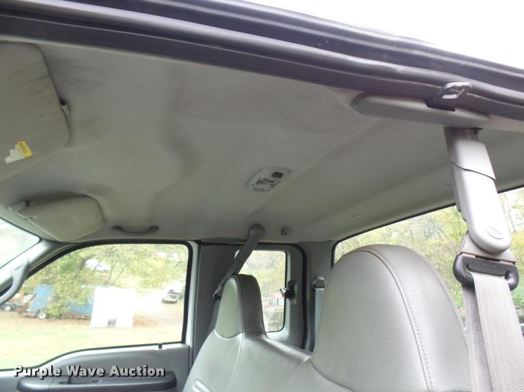 image for item L7148 2002 Ford F250 Super Duty SuperCab pickup truck