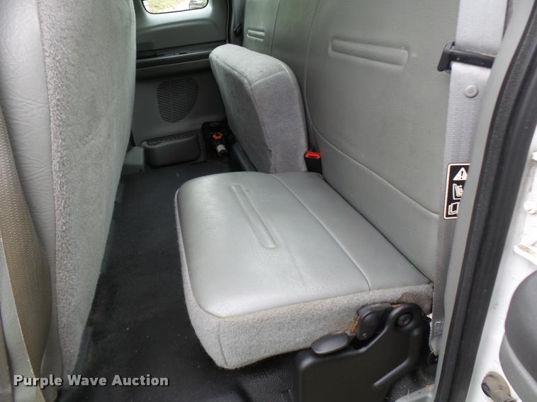 image for item L7148 2002 Ford F250 Super Duty SuperCab pickup truck