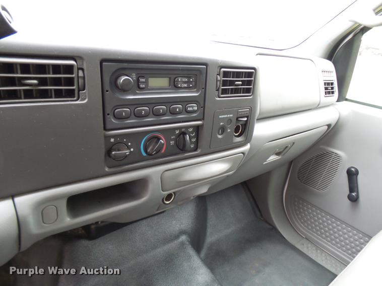 image for item L7148 2002 Ford F250 Super Duty SuperCab pickup truck