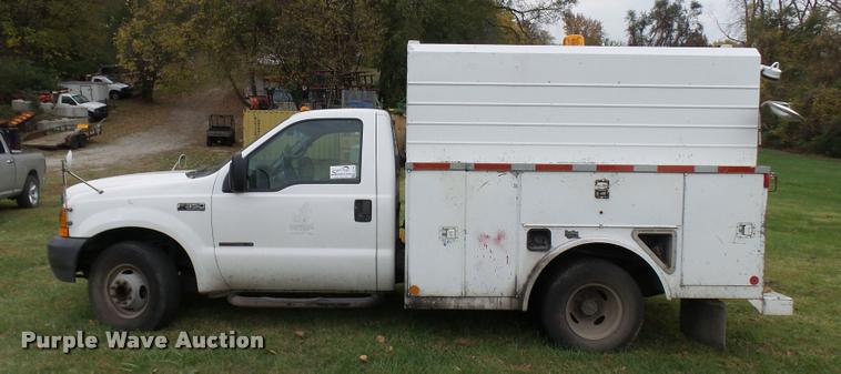 image for item L7149 2000 Ford F350 Super Duty XL utility truck