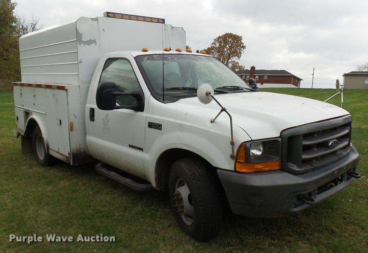 image for item L7149 2000 Ford F350 Super Duty XL utility truck