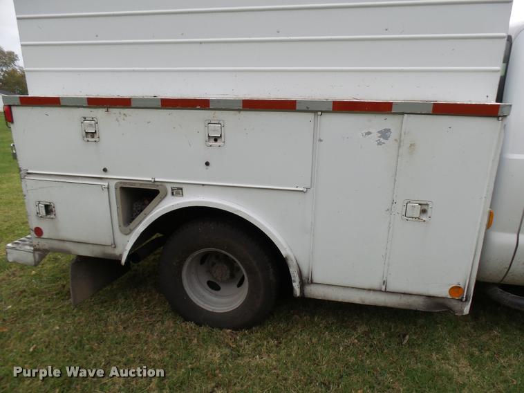 image for item L7149 2000 Ford F350 Super Duty XL utility truck