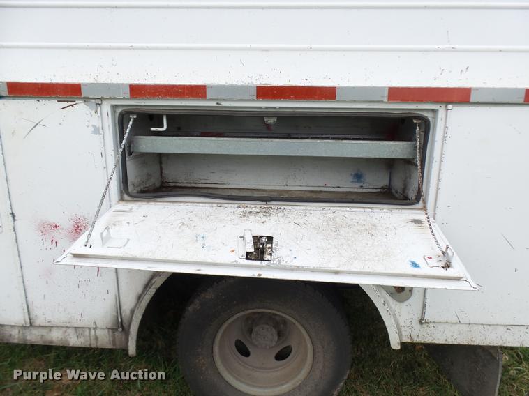 image for item L7149 2000 Ford F350 Super Duty XL utility truck